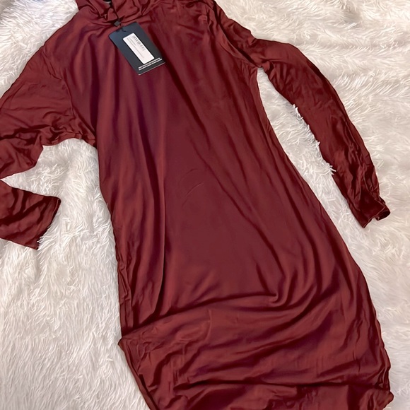 Pretty Little Thing Burgundy Roll Neck MIDI Dress - Picture 1 of 3